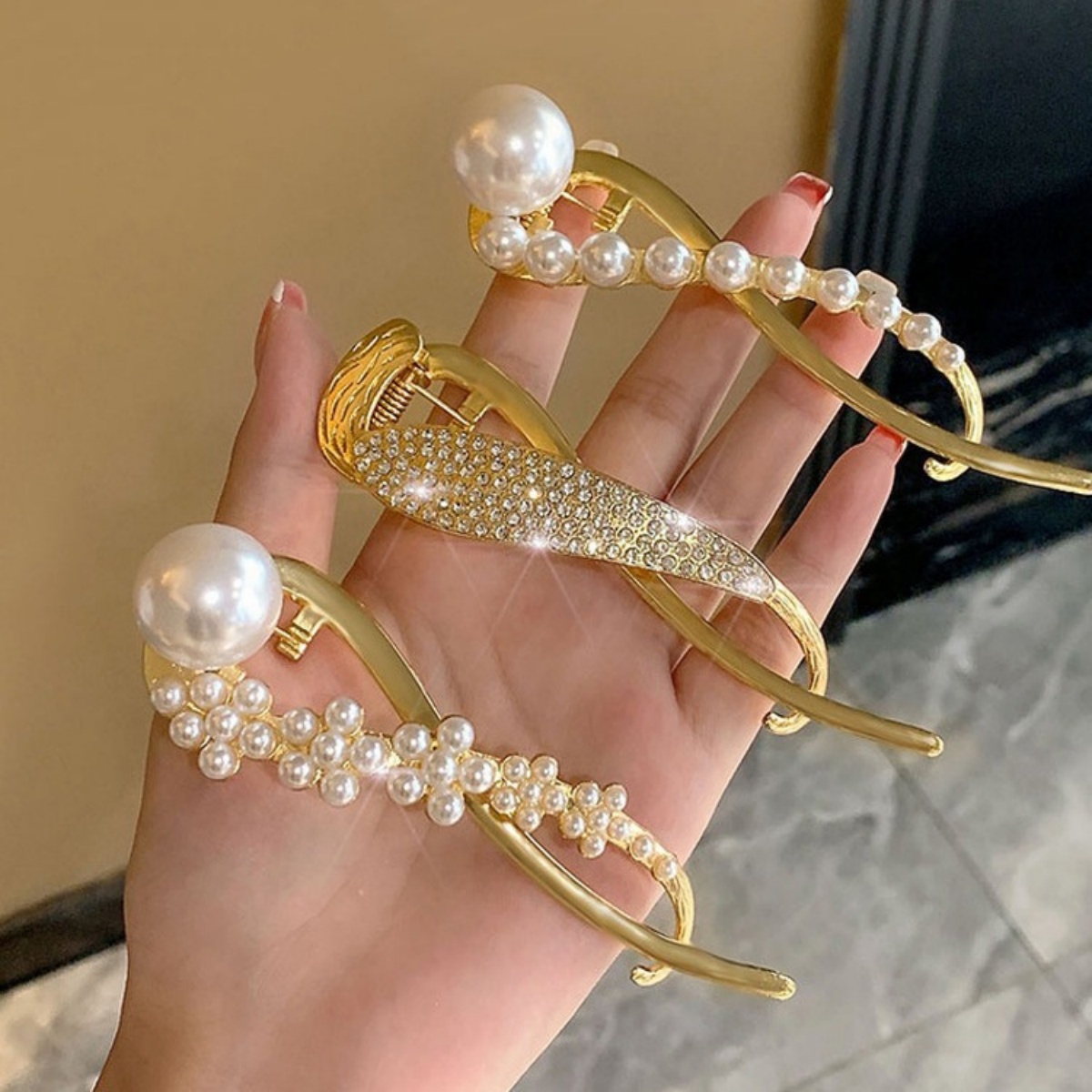 Elegant Glitter Pearl Hair Cli - Korean Lifestyle & Kids Boutique recension och pris